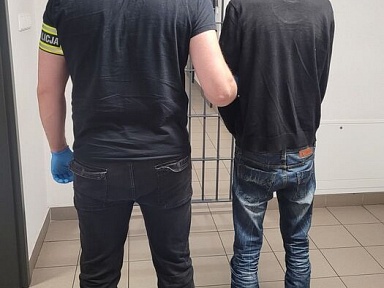 Poszukiwany, za kierownicą bez uprawnień i pod wpływem narkotyków