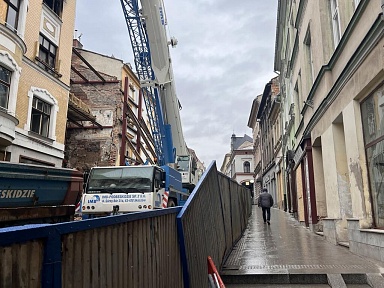 ulica głębokak zawalenie sie kamienicy